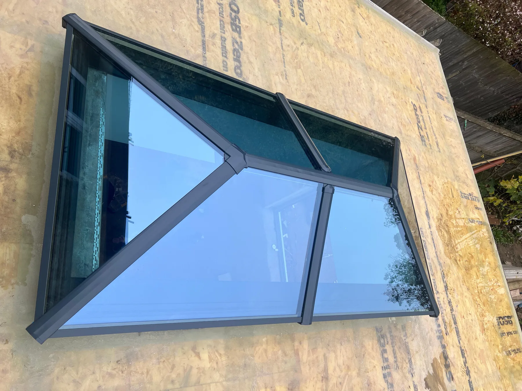Pyramid roof lantern